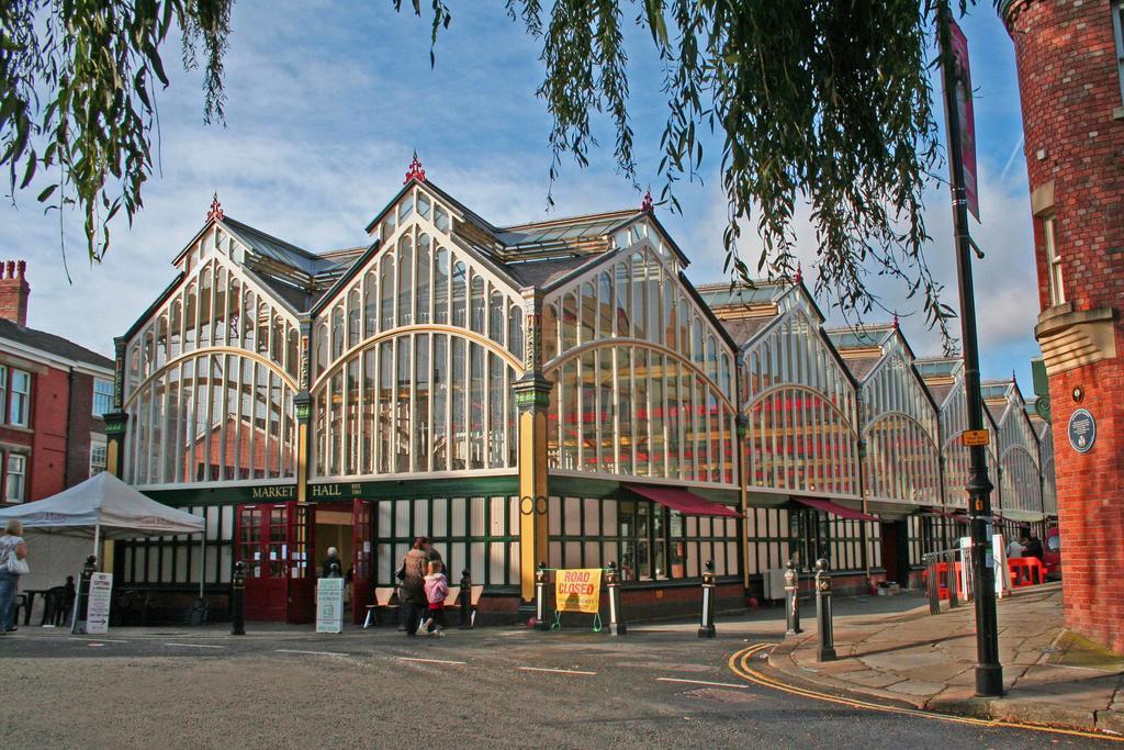The Trafford Lägenhet Stockport Exteriör bild